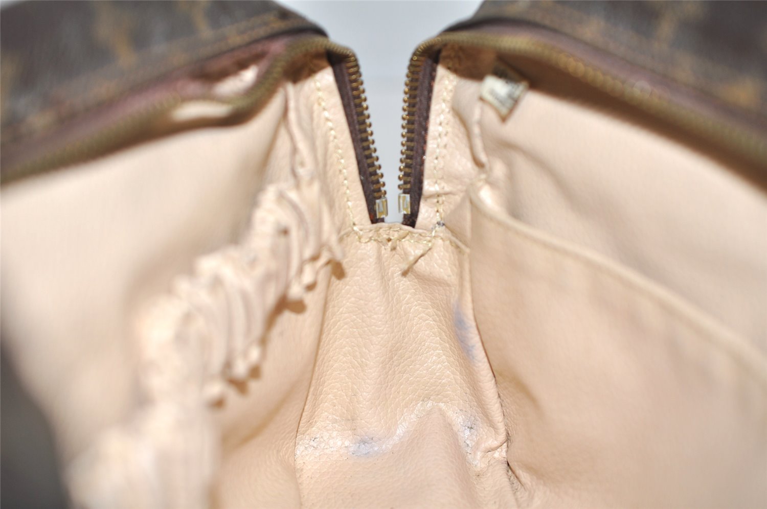 Authentic Louis Vuitton Monogram Trousse Toilette 28 Clutch Bag M47522 LV 3308K