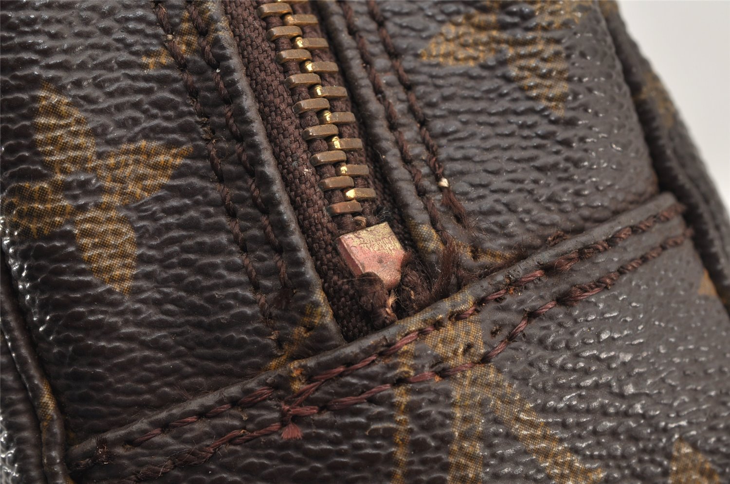 Auth Louis Vuitton Monogram Trousse Toilette 23 Clutch Hand Bag M47524 LV 3310K