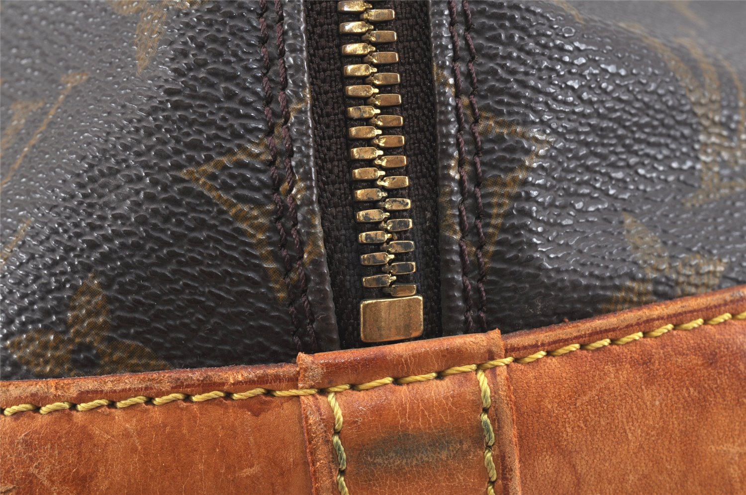 Authentic Louis Vuitton Monogram Alma Hand Bag Purse M51130 LV 3311K