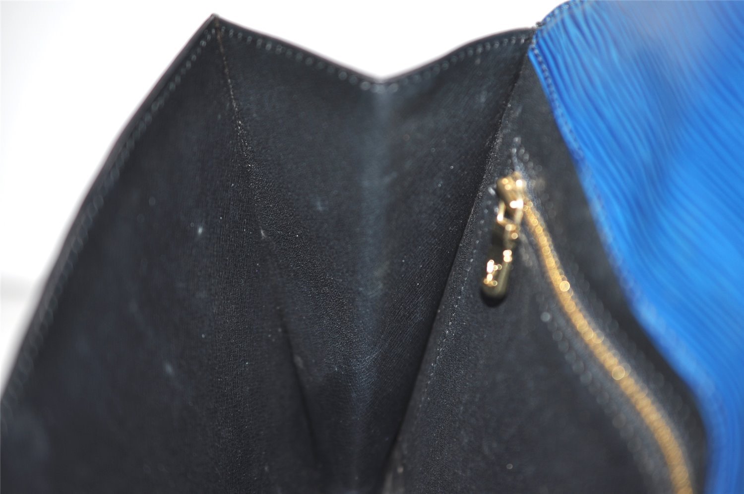 Authentic Louis Vuitton Epi Montaigne 27 Clutch Hand Bag Blue M52655 LV 3314I