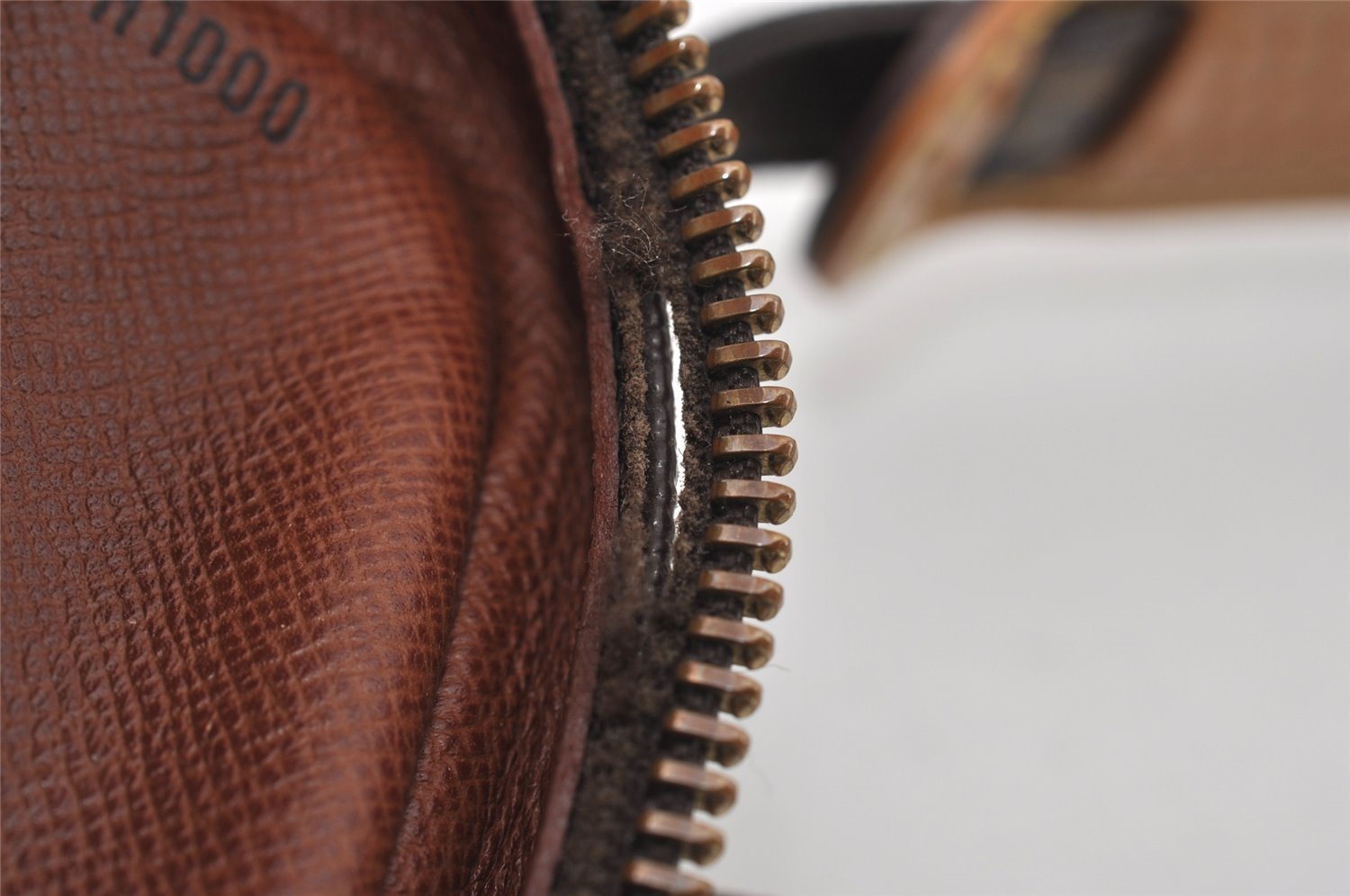 Authentic Louis Vuitton Monogram Amazone Shoulder Cross Body Bag M45236 LV 3315I