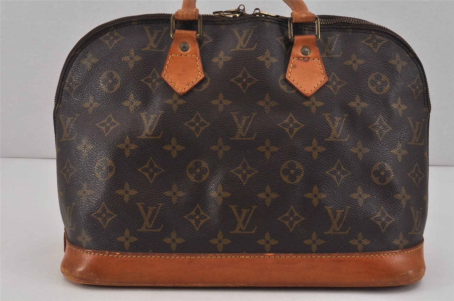 Authentic Louis Vuitton Monogram Alma Hand Bag Purse M51130 LV 3317K