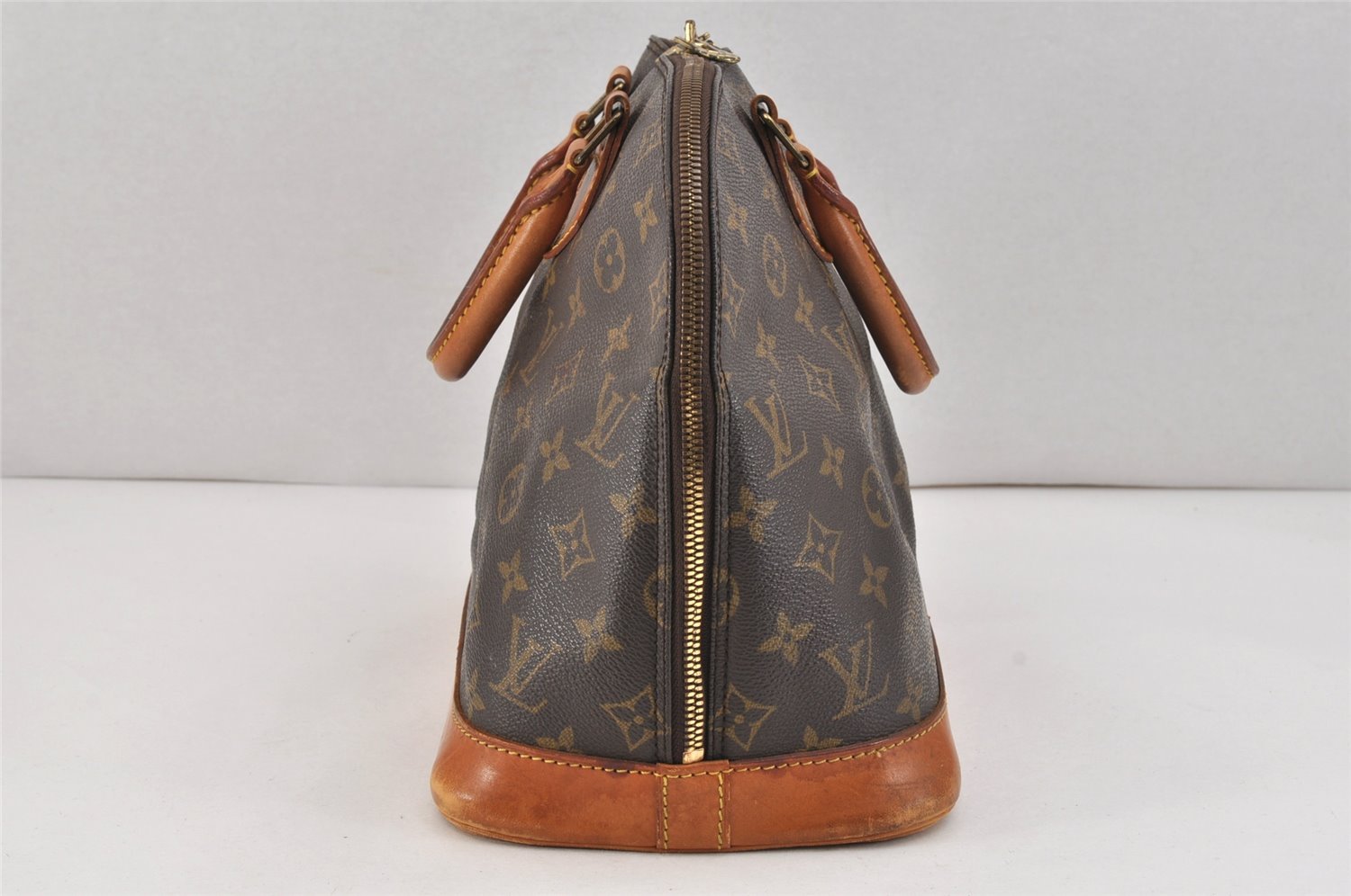 Authentic Louis Vuitton Monogram Alma Hand Bag Purse M51130 LV 3317K