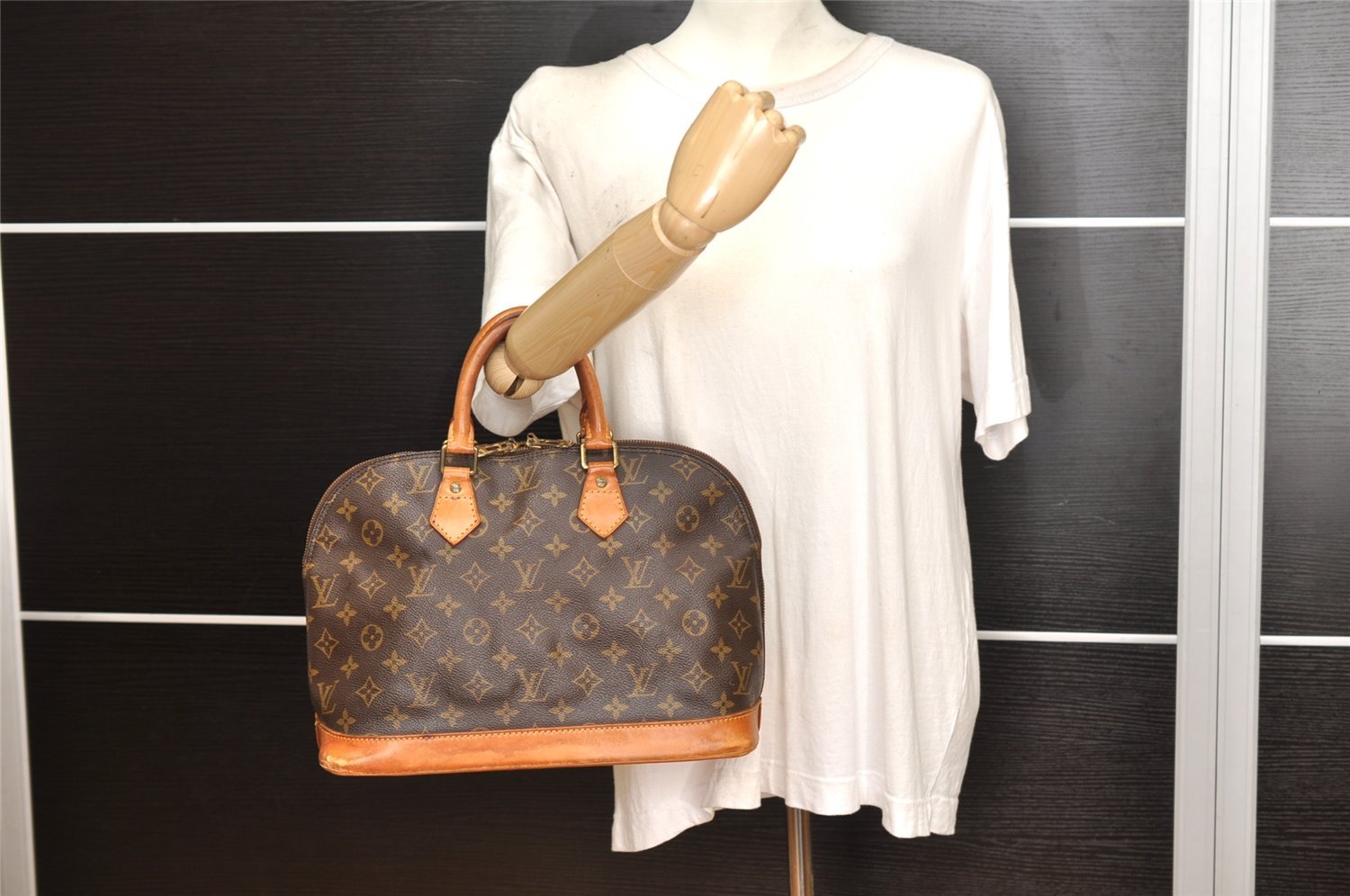 Authentic Louis Vuitton Monogram Alma Hand Bag Purse M51130 LV 3317K