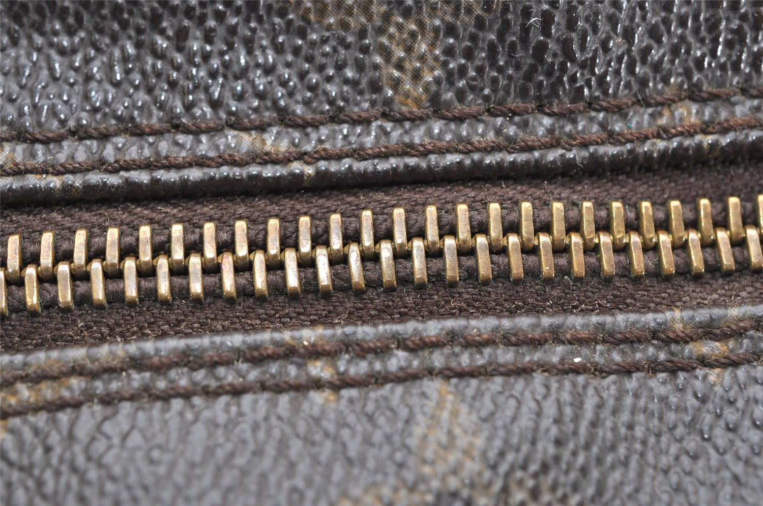 Auth Louis Vuitton Monogram Trousse Toilette 28 Clutch Hand Bag M47522 LV 3324K