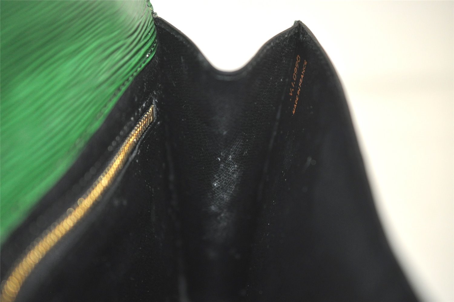 Authentic Louis Vuitton Epi Arts Deco Clutch Bag Green M52644 LV 3327K