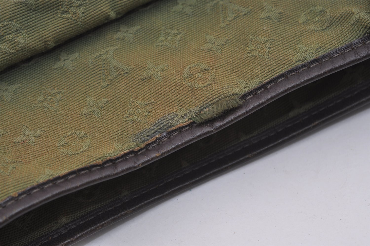 Authentic Louis Vuitton Monogram Mini Besace Mary Kate Shoulder Bag Green 3332J