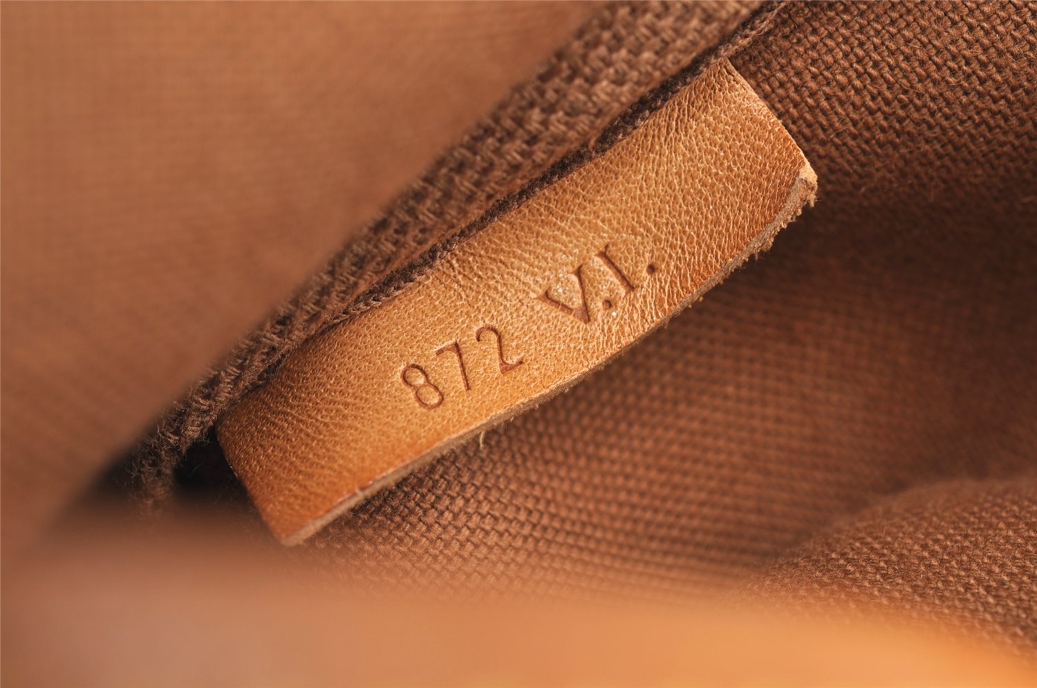 Authentic Louis Vuitton Monogram Saumur 30 Shoulder Cross Bag M42256 LV 3333I