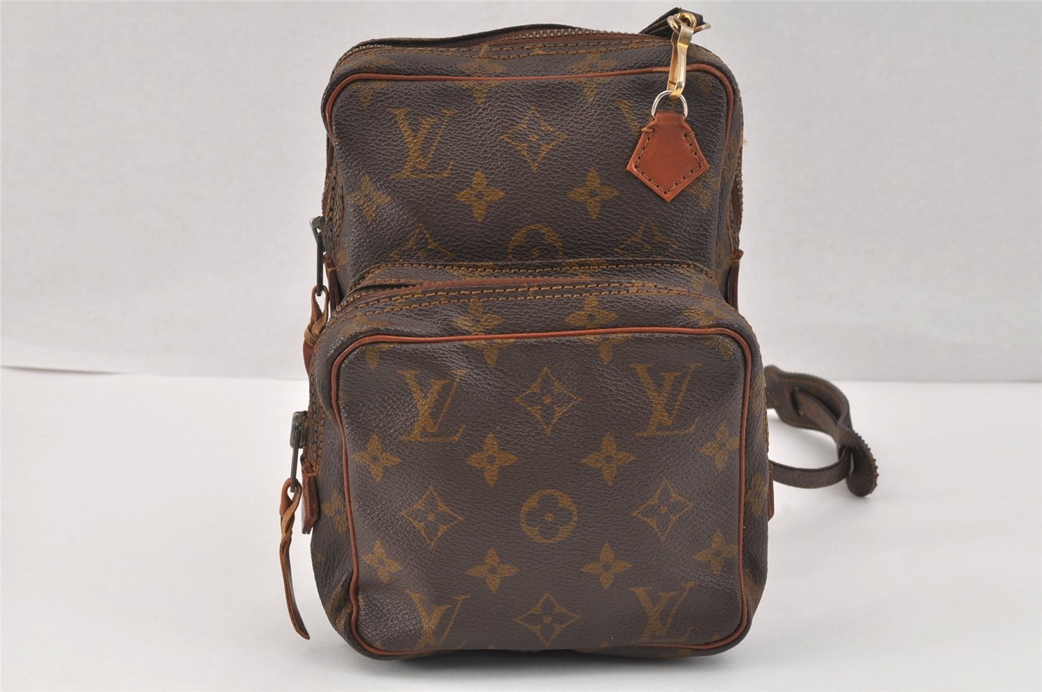 Authentic Louis Vuitton Monogram Amazone Shoulder Cross Body Bag Old Model 3333K