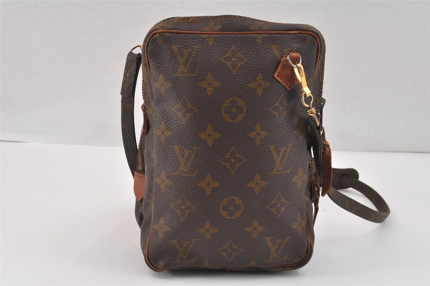 Authentic Louis Vuitton Monogram Amazone Shoulder Cross Body Bag Old Model 3333K