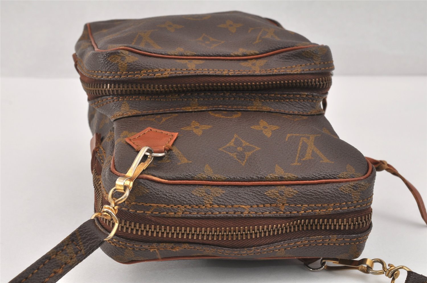 Authentic Louis Vuitton Monogram Amazone Shoulder Cross Body Bag Old Model 3333K