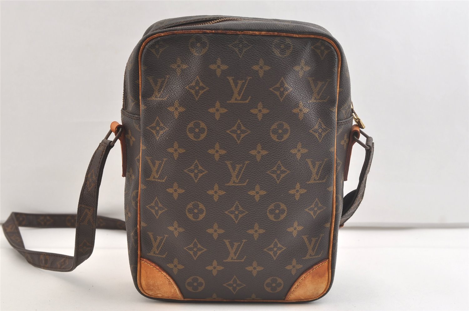 Authentic Louis Vuitton Monogram Danube GM Shoulder Cross Bag M45262 LV 3338K