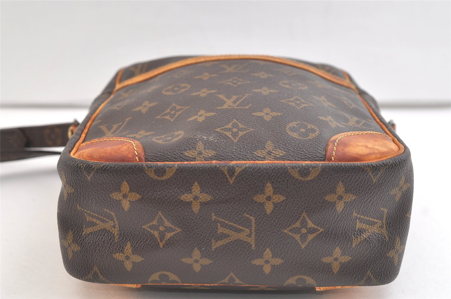 Authentic Louis Vuitton Monogram Danube GM Shoulder Cross Bag M45262 LV 3338K
