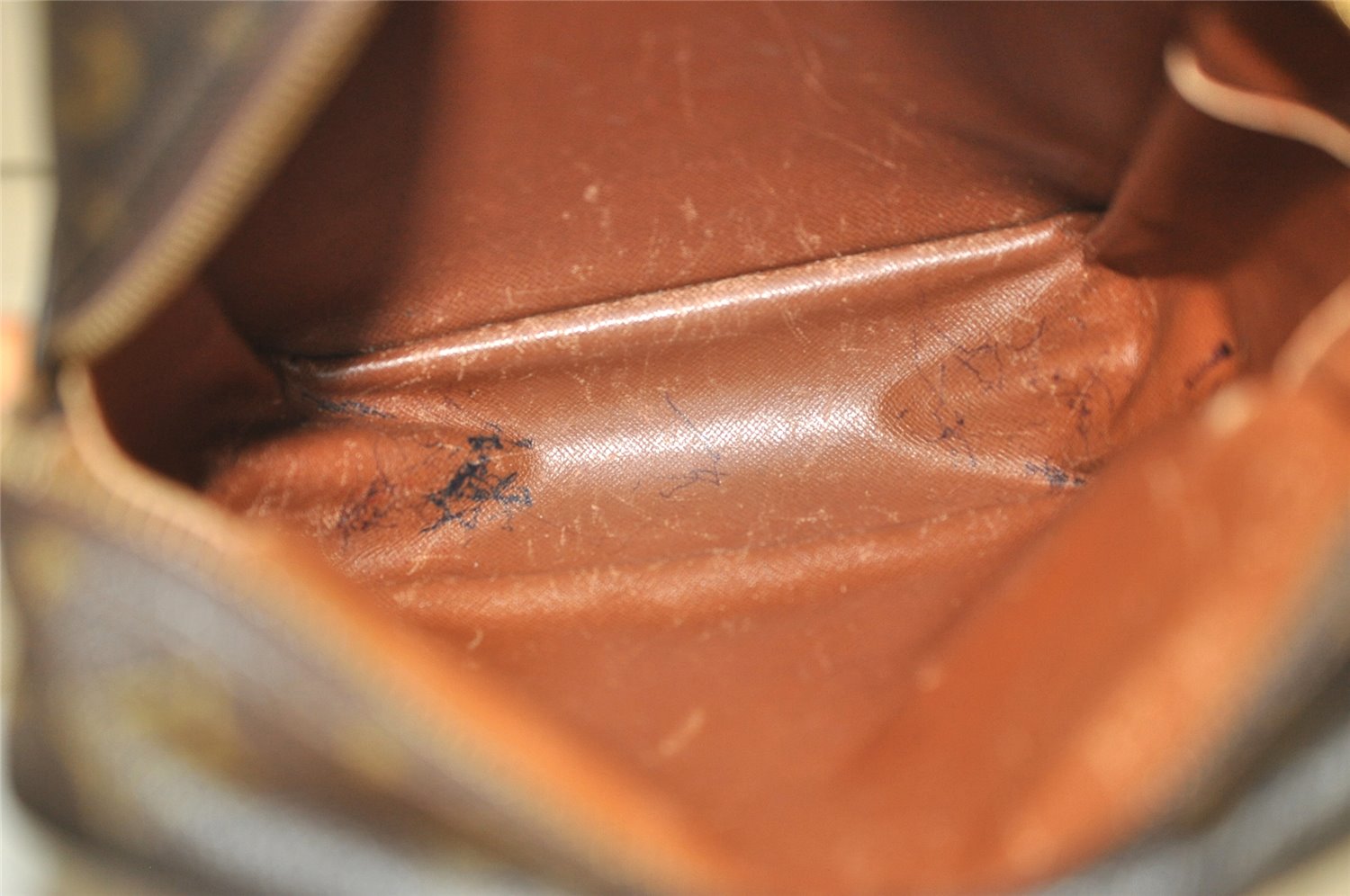 Authentic Louis Vuitton Monogram Danube GM Shoulder Cross Bag M45262 LV 3338K