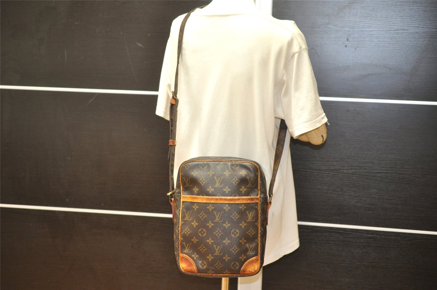 Authentic Louis Vuitton Monogram Danube GM Shoulder Cross Bag M45262 LV 3338K