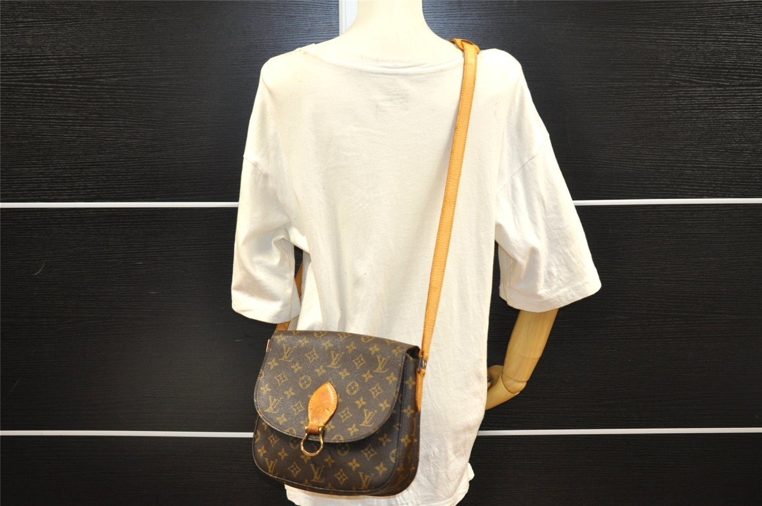 Authentic Louis Vuitton Monogram Saint Cloud GM M51242 Shoulder Bag Junk 3339I