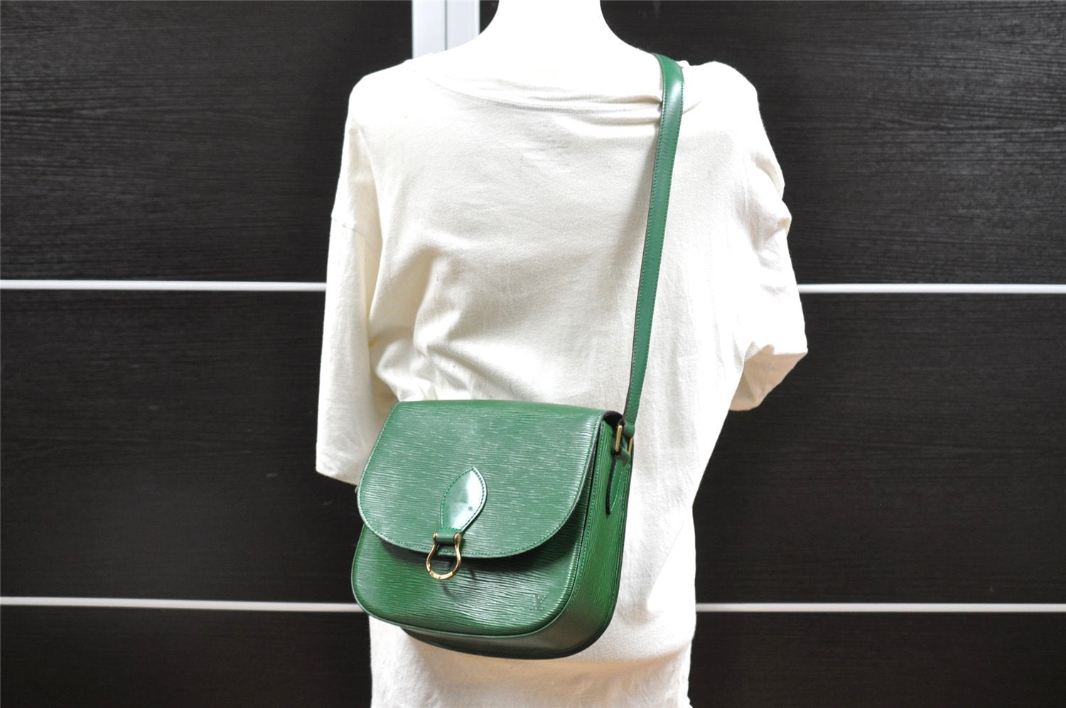 Auth Louis Vuitton Epi Saint Cloud GM Shoulder Cross Bag Green M52194 LV 3340I
