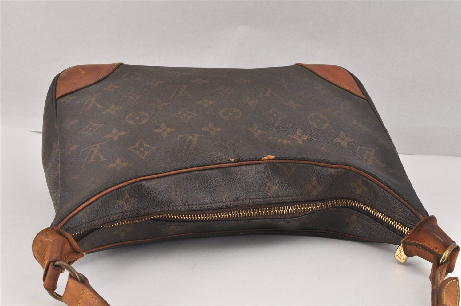 Authentic Louis Vuitton Monogram Boulogne 30 Shoulder Cross Bag M52165 LV 3344K