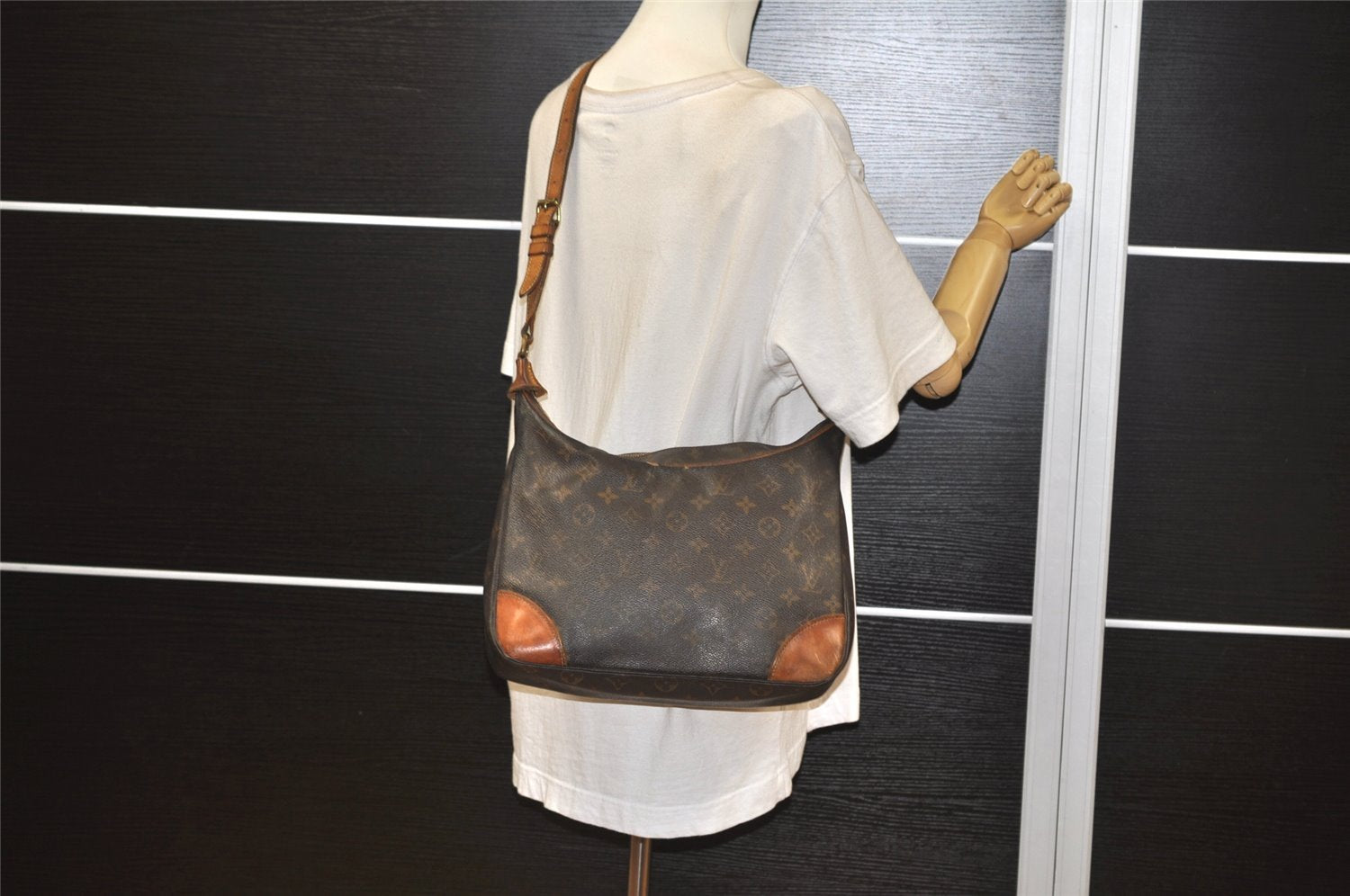 Authentic Louis Vuitton Monogram Boulogne 30 Shoulder Cross Bag M52165 LV 3344K