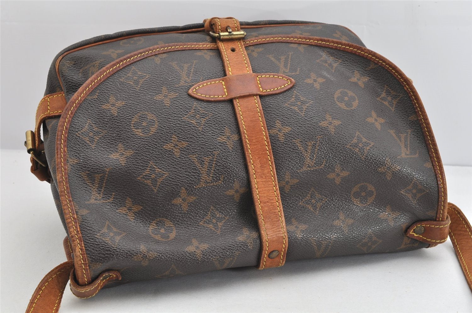 Authentic Louis Vuitton Monogram Saumur 30 Shoulder Cross Bag M42256 LV 3346K