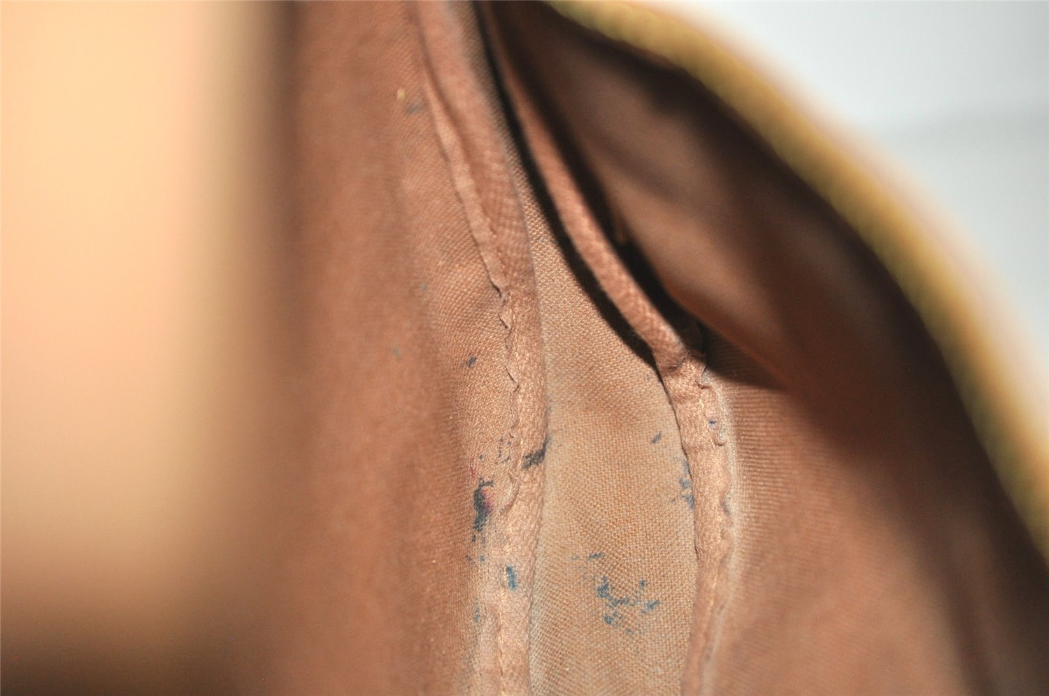 Authentic Louis Vuitton Monogram Saumur 30 Shoulder Cross Bag M42256 LV 3346K