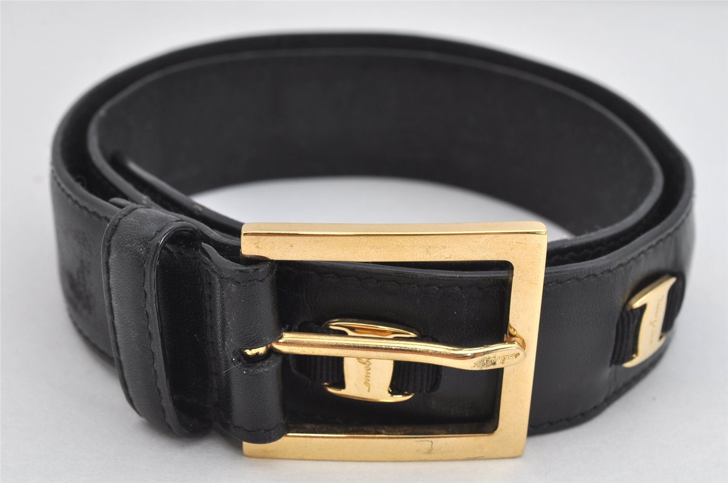 Authentic Salvatore Ferragamo Vara Vintage Leather Belt 26.4-28.3