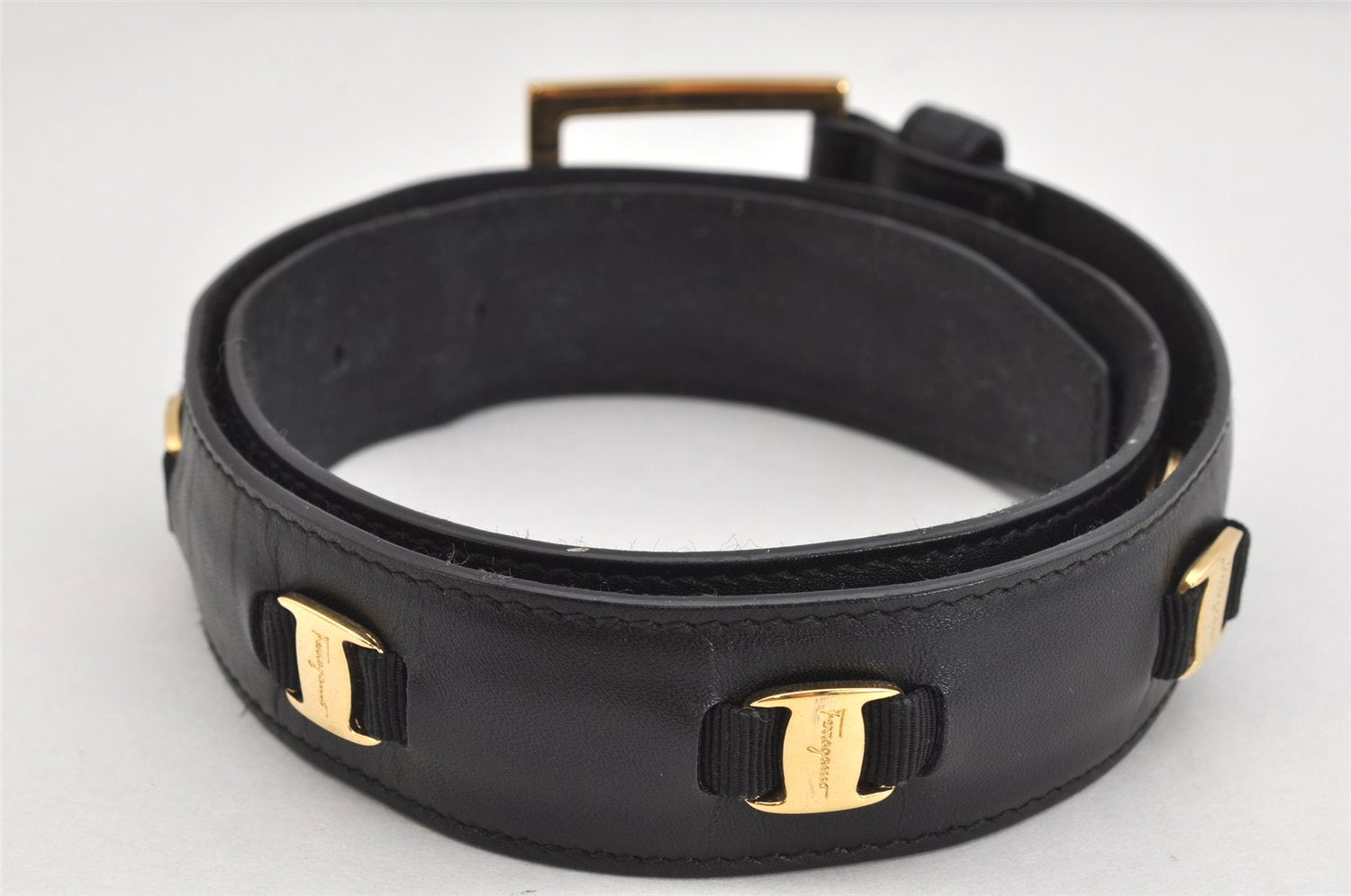 Authentic Salvatore Ferragamo Vara Vintage Leather Belt 26.4-28.3