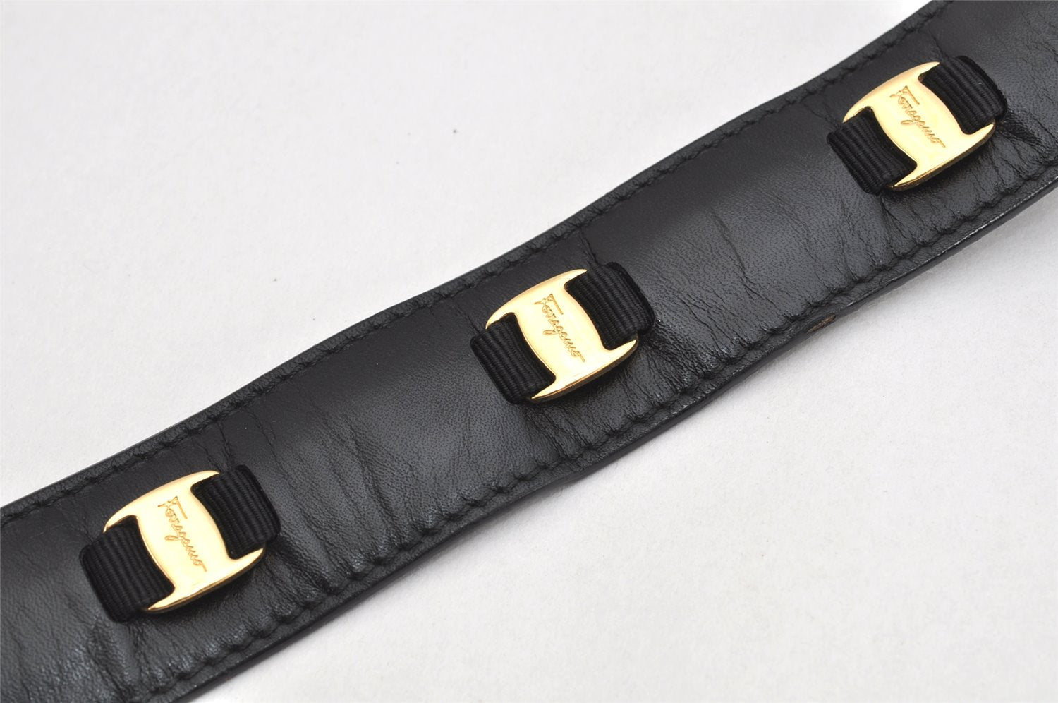 Authentic Salvatore Ferragamo Vara Vintage Leather Belt 26.4-28.3