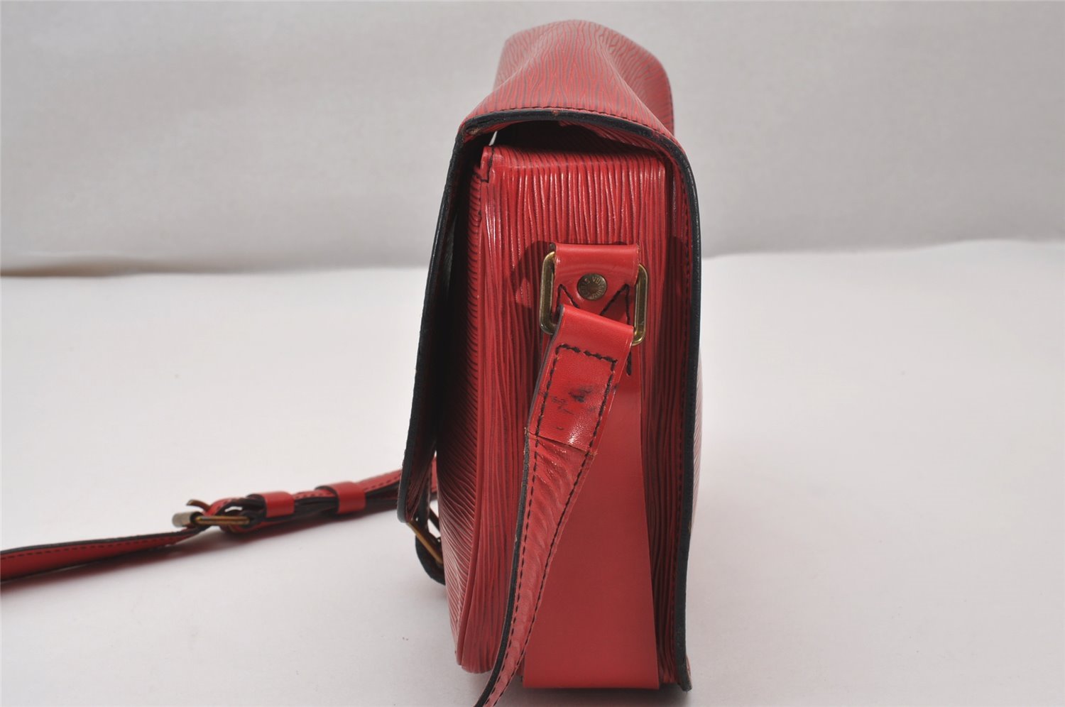 Authentic Louis Vuitton Epi Cartouchiere MM Shoulder Cross Bag M52247 Red 3353J