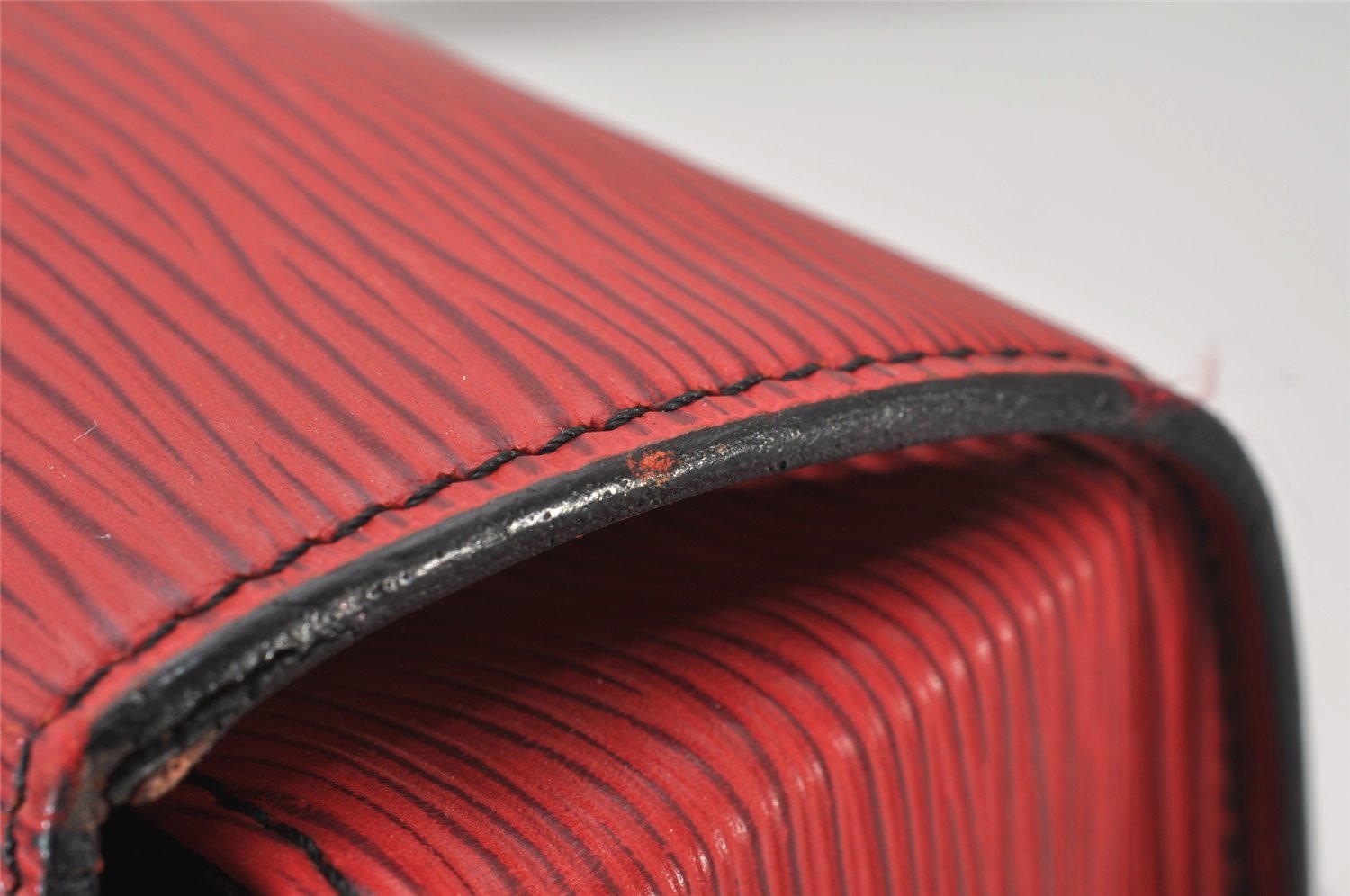 Authentic Louis Vuitton Epi Cartouchiere MM Shoulder Cross Bag M52247 Red 3353J