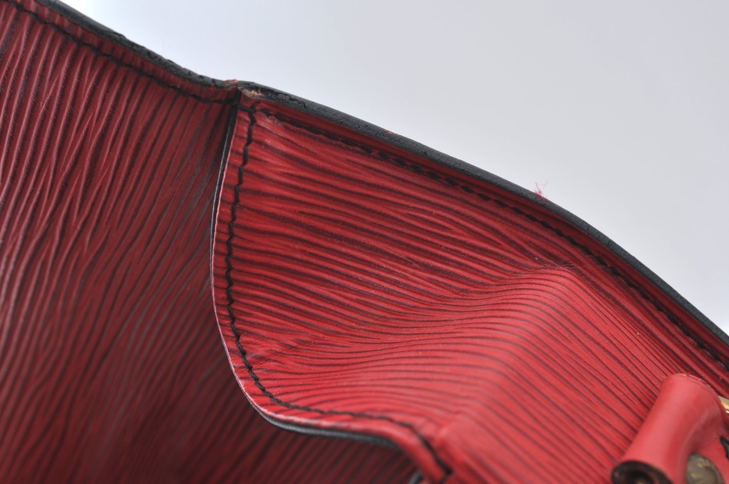 Authentic Louis Vuitton Epi Cartouchiere MM Shoulder Cross Bag M52247 Red 3353J