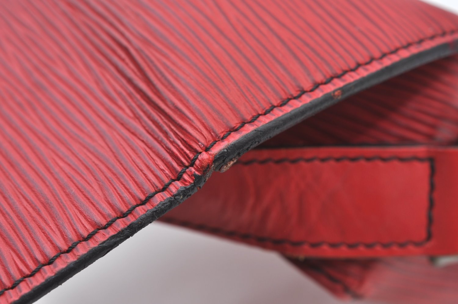 Authentic Louis Vuitton Epi Cartouchiere MM Shoulder Cross Bag M52247 Red 3353J