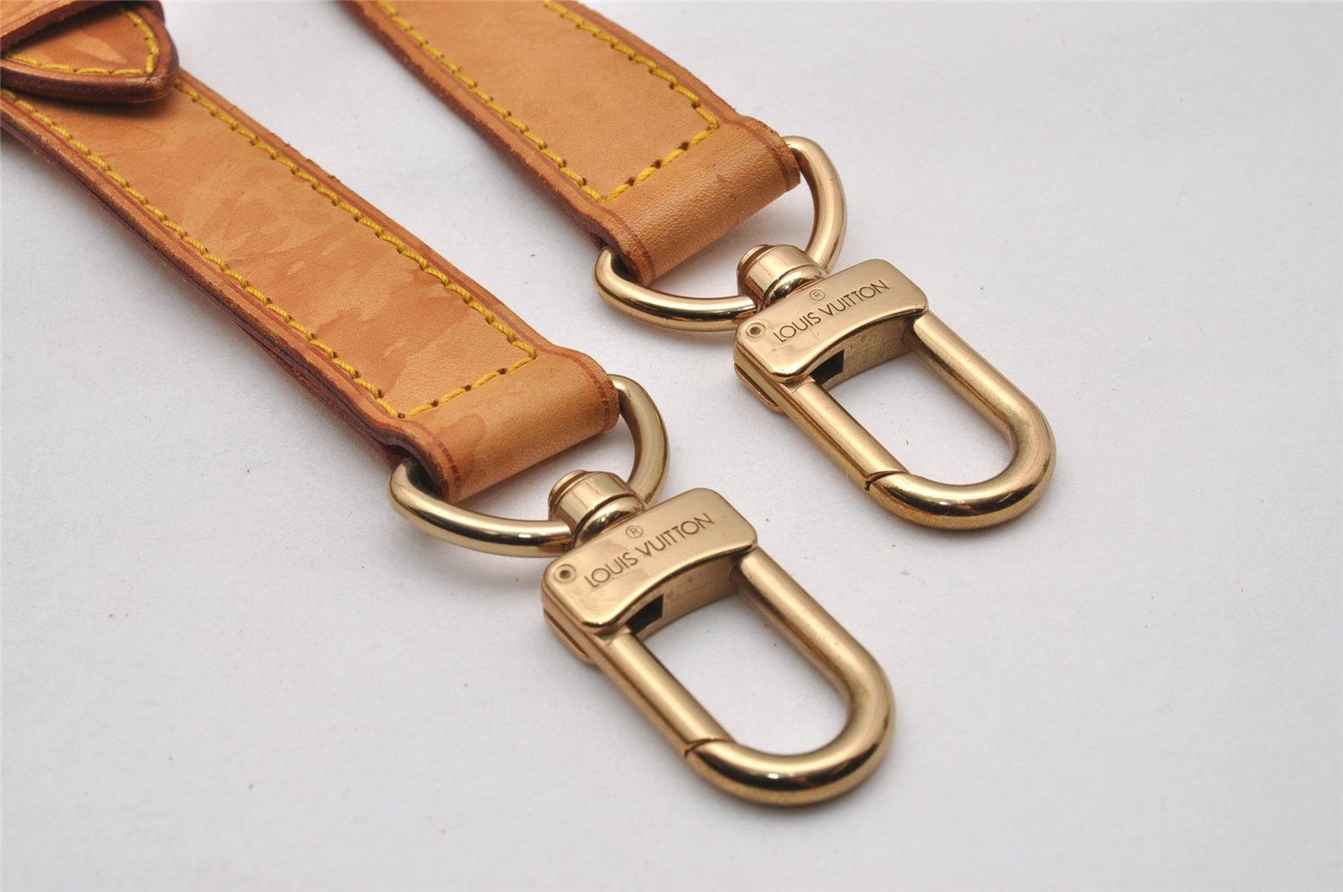Authentic Louis Vuitton Leather Shoulder Strap Beige 40.9-48