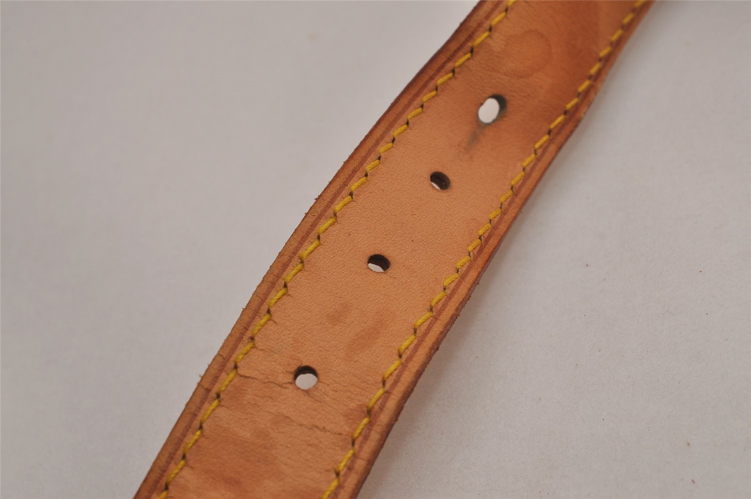 Authentic Louis Vuitton Leather Shoulder Strap Beige 40.9-48