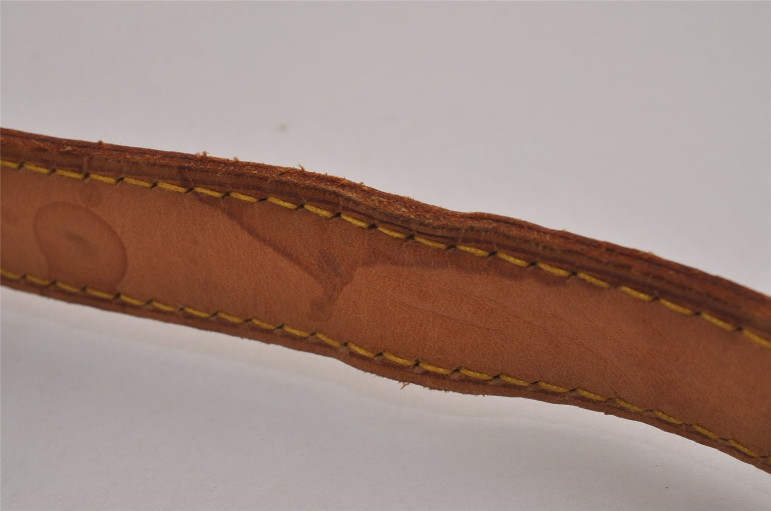 Authentic Louis Vuitton Leather Shoulder Strap Beige 40.9-48