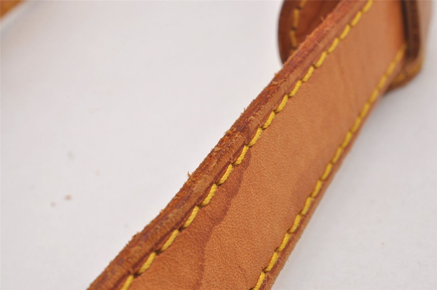 Authentic Louis Vuitton Leather Shoulder Strap Beige 40.9-48