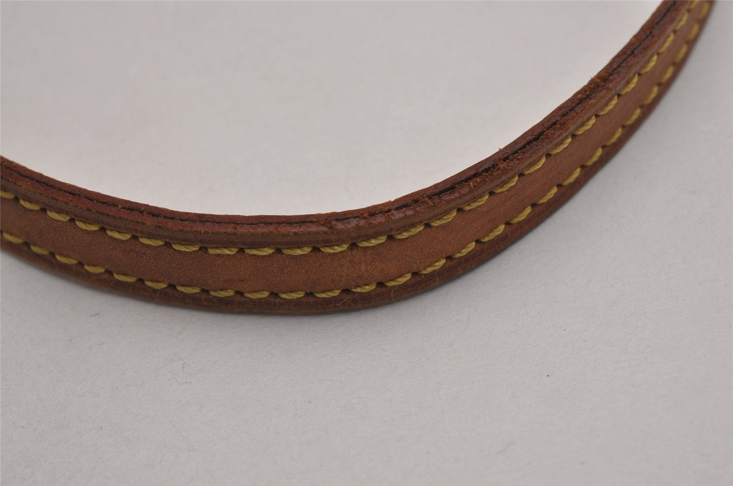 Authentic Louis Vuitton Leather Shoulder Strap Beige 45.1