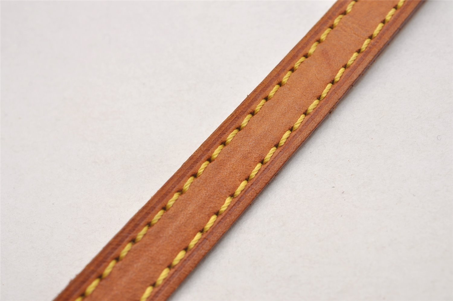 Authentic Louis Vuitton Leather Shoulder Strap Beige 45.1