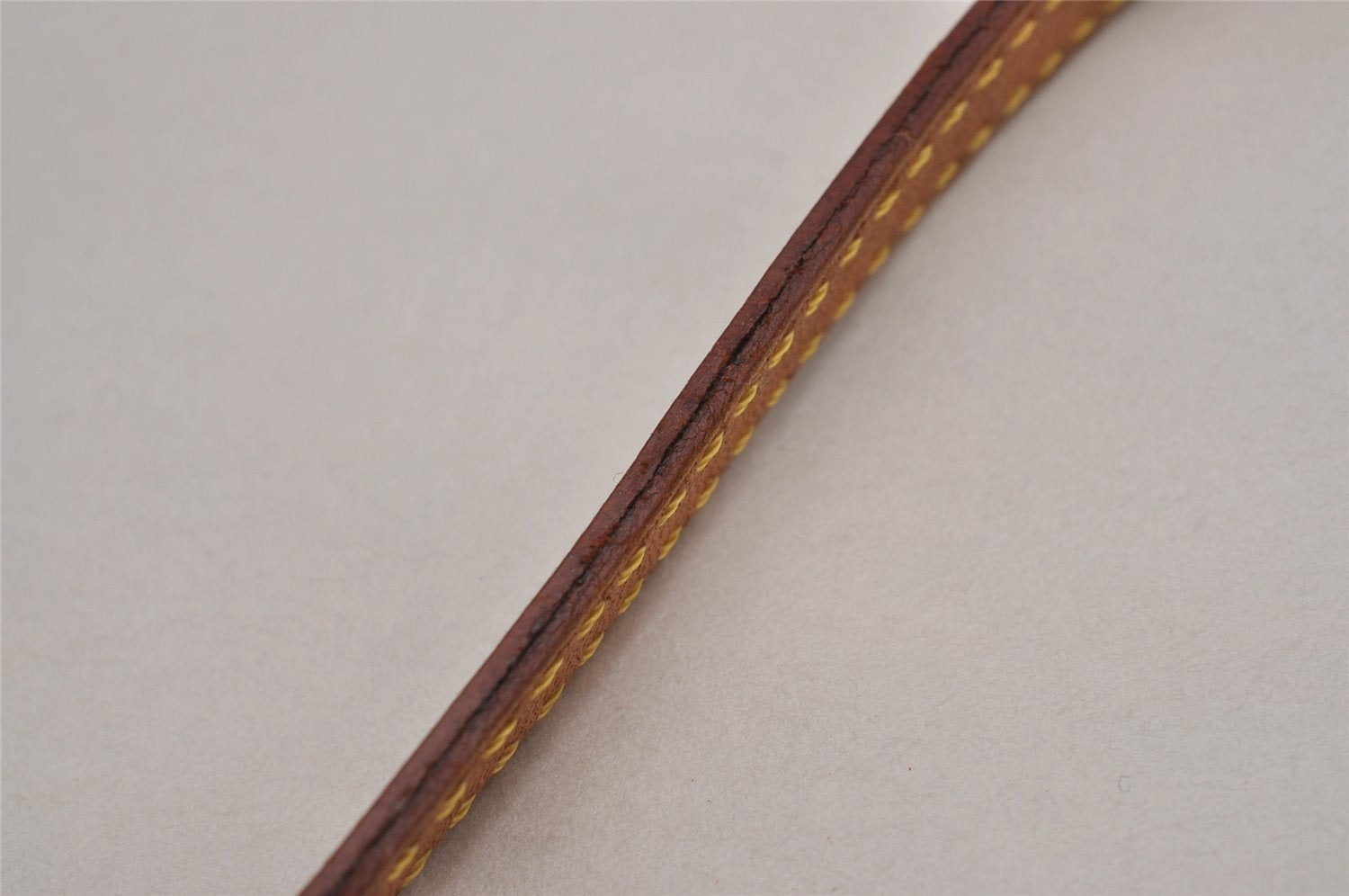 Authentic Louis Vuitton Leather Shoulder Strap Beige 45.1