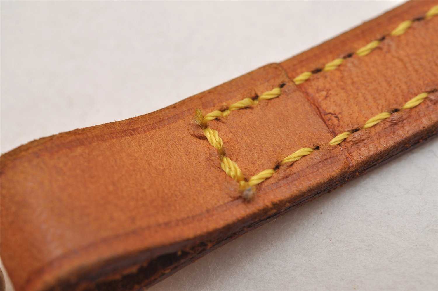 Authentic Louis Vuitton Leather Shoulder Strap Beige 45.1