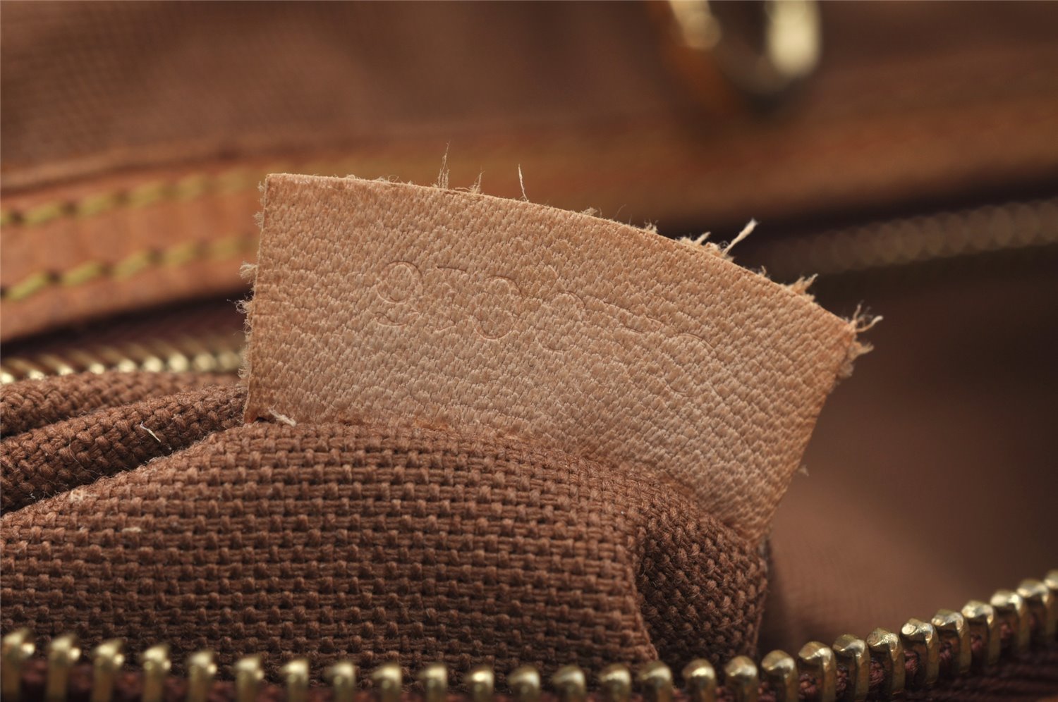 Authentic Louis Vuitton Monogram Batignolles Vertical Tote Bag M51153 LV 3387J