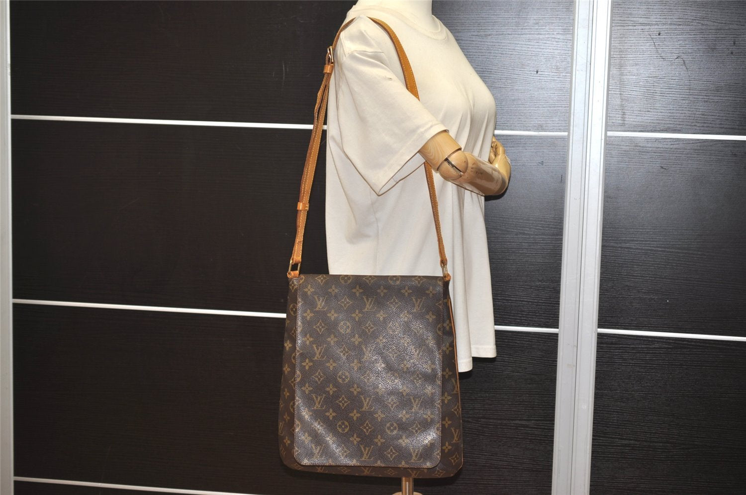 Authentic Louis Vuitton Monogram Musette Shoulder Cross Body Bag M51256 LV 3390J