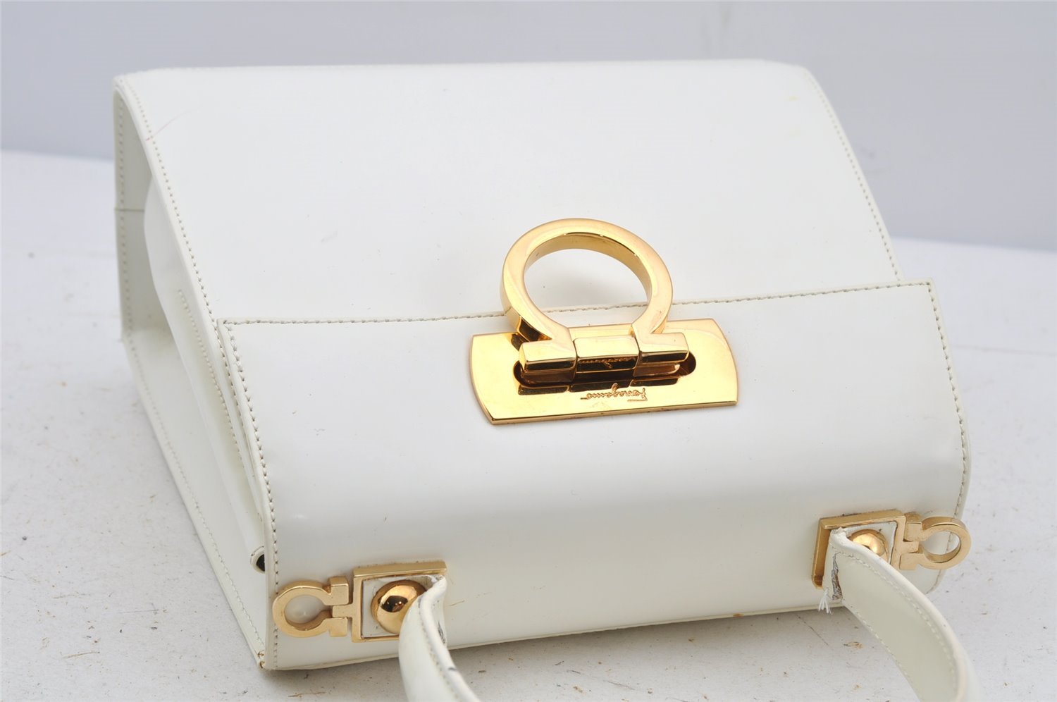 Authentic Salvatore Ferragamo Gancini Leather 2Way Hand Bag White Junk 3391J