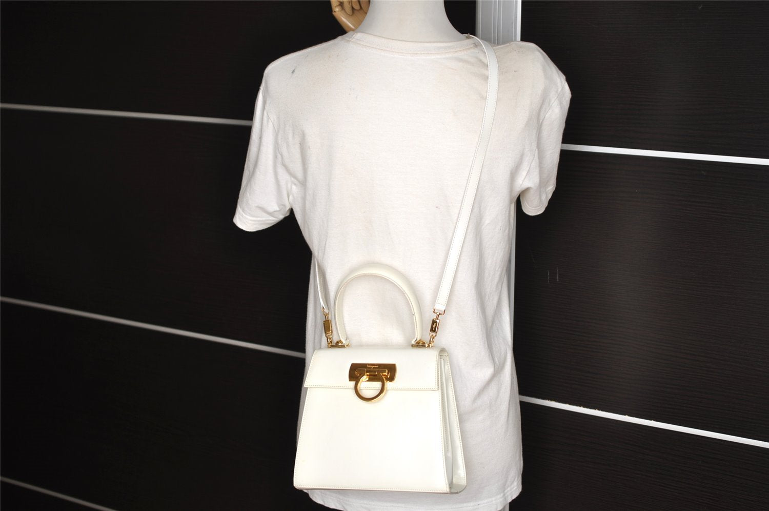 Authentic Salvatore Ferragamo Gancini Leather 2Way Hand Bag White Junk 3391J