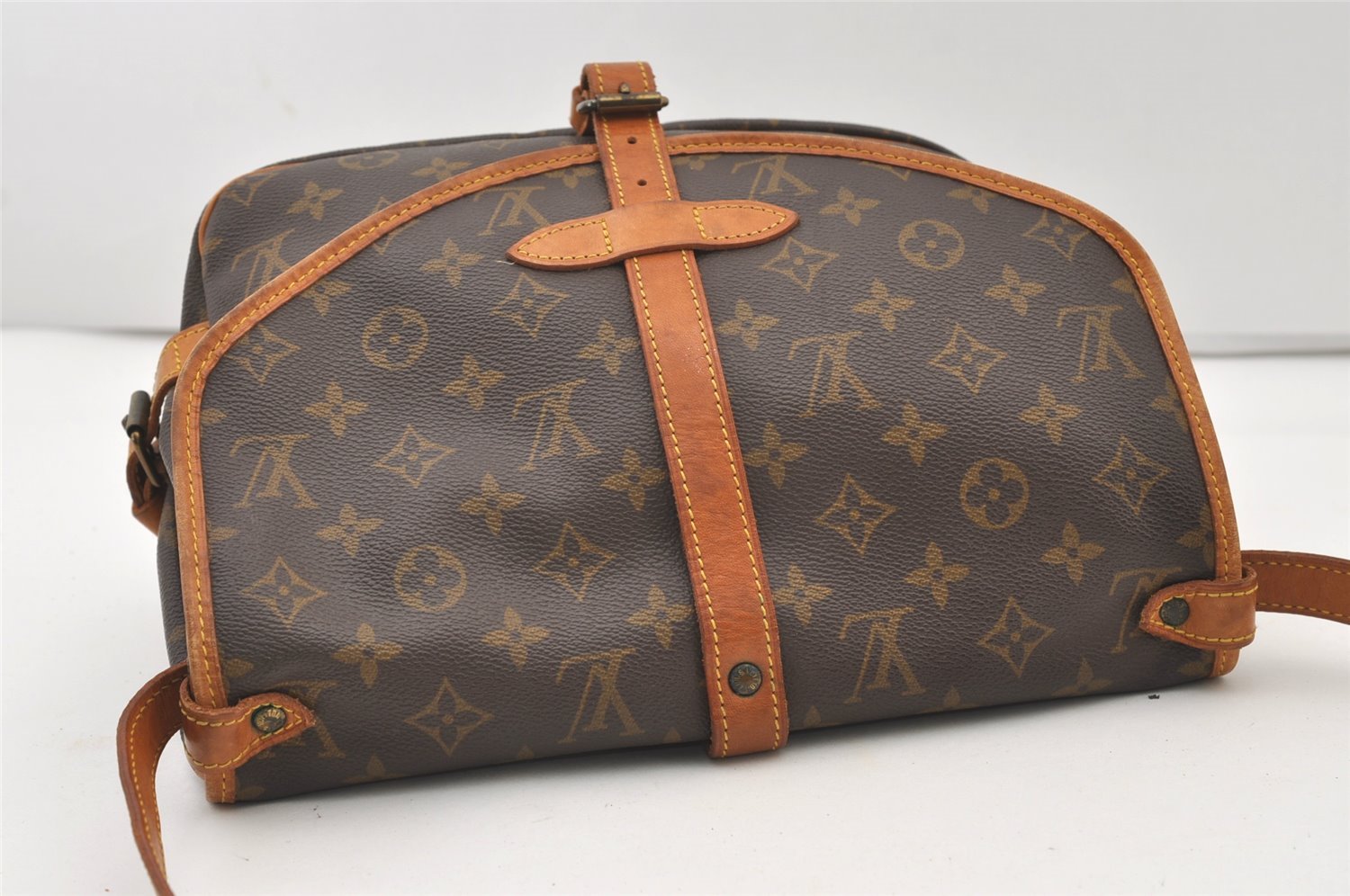 Authentic Louis Vuitton Monogram Saumur 30 Shoulder Cross Bag M42256 LV 3399J