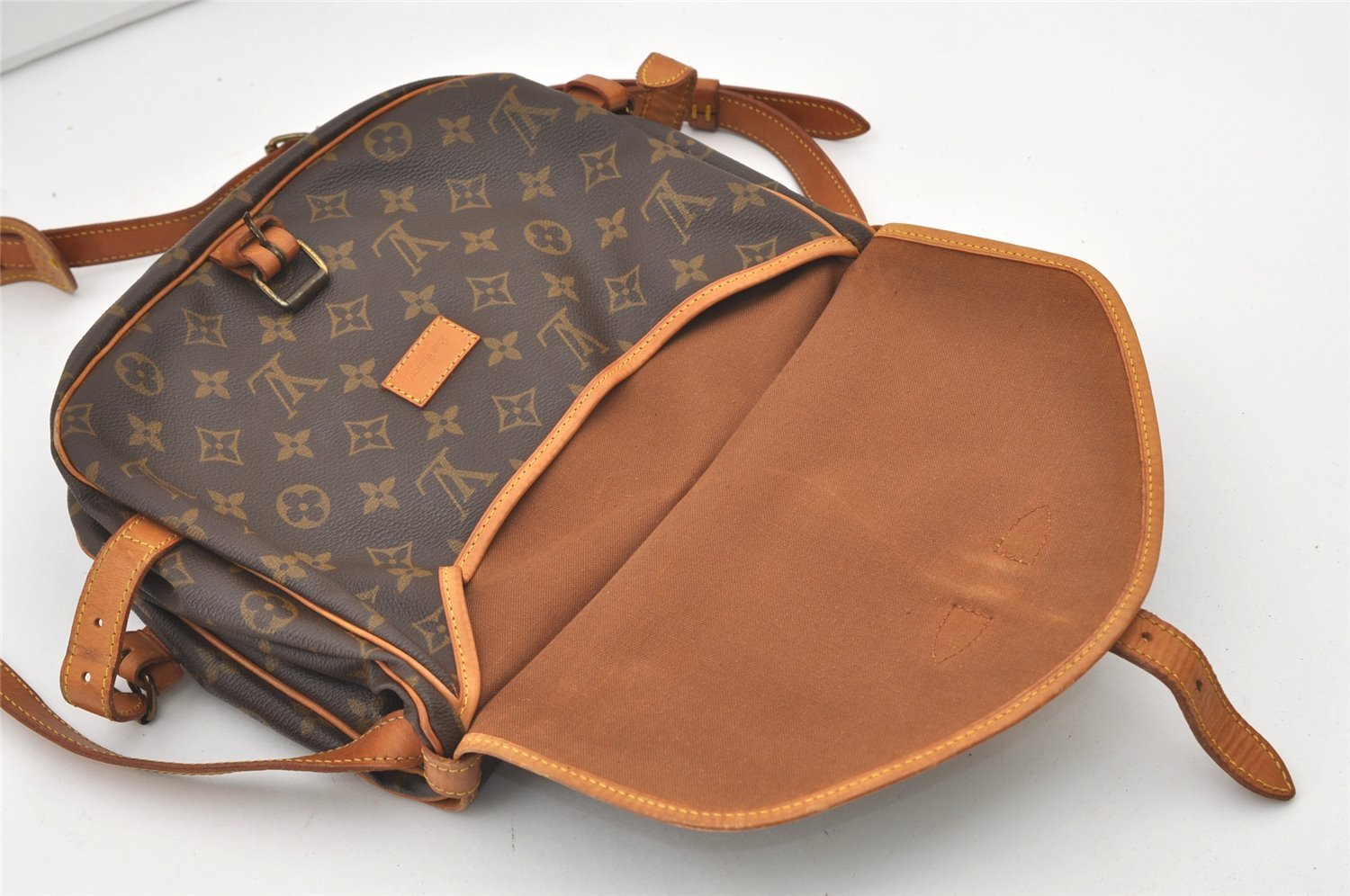 Authentic Louis Vuitton Monogram Saumur 30 Shoulder Cross Bag M42256 LV 3399J