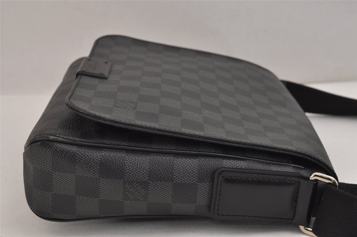 Auth Louis Vuitton Damier Graphite District PM N41260 Shoulder Cross Bag 3402J