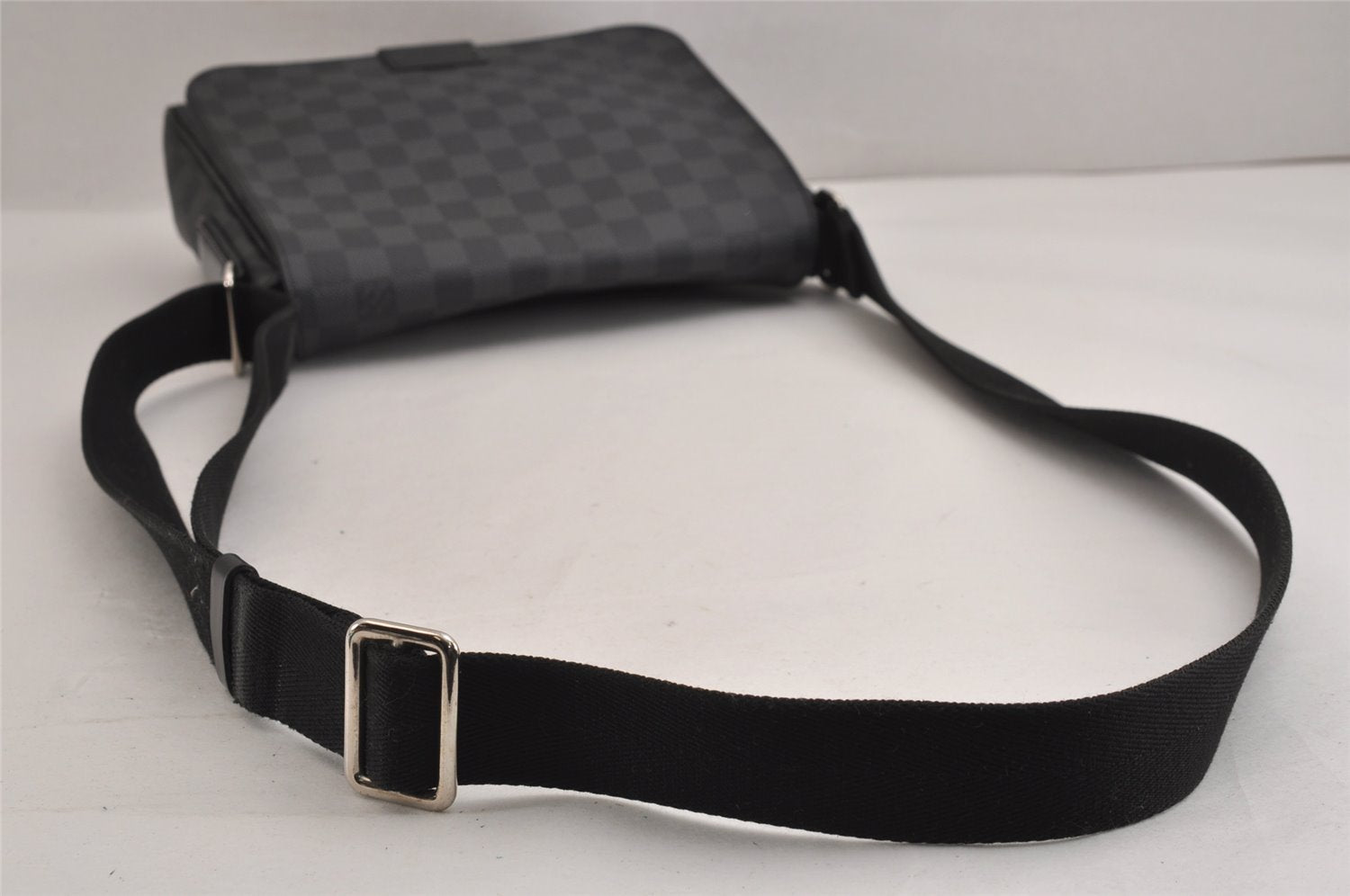 Auth Louis Vuitton Damier Graphite District PM N41260 Shoulder Cross Bag 3402J