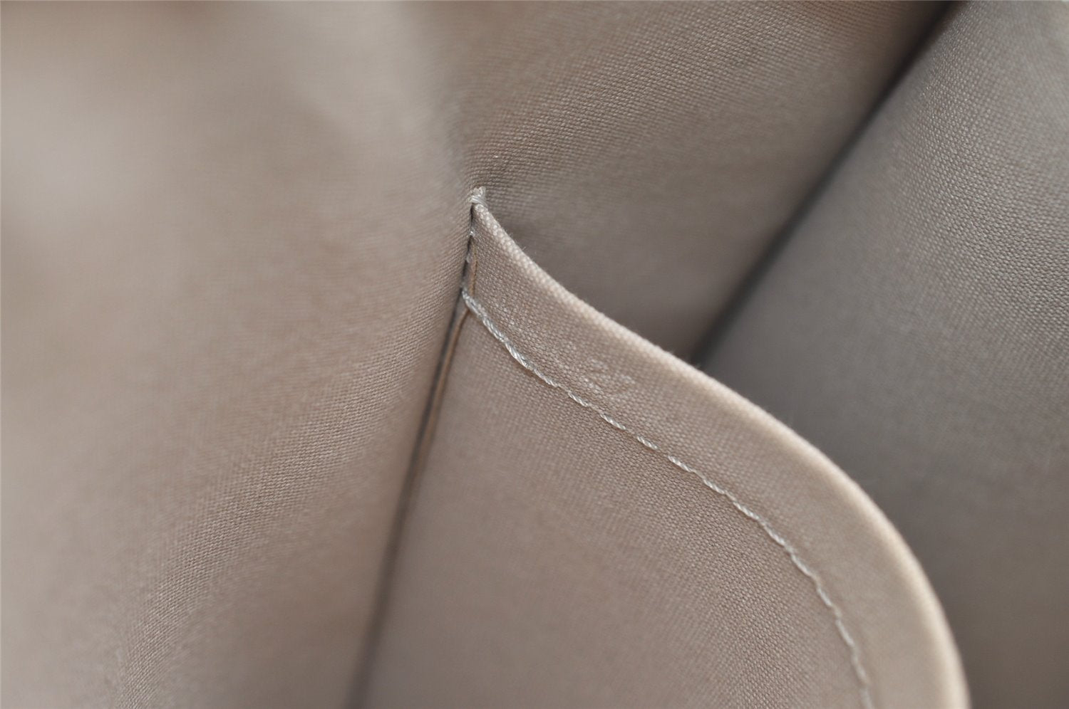 Authentic Louis Vuitton Epi Madeleine GM White Shoulder Bag M5934J LV 3403J