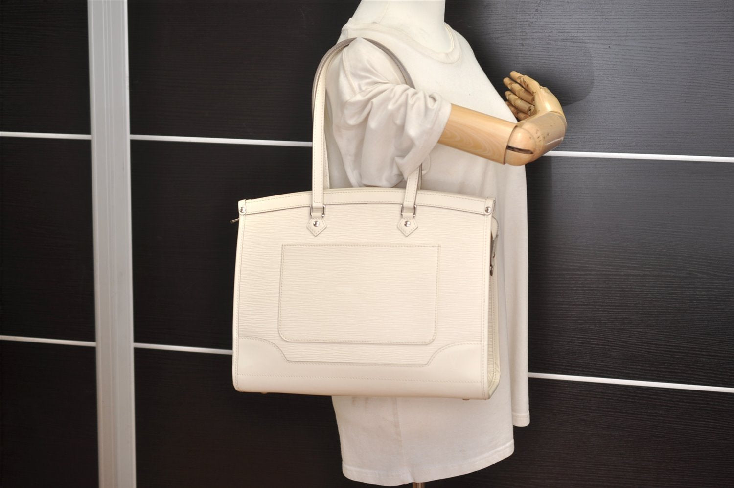 Authentic Louis Vuitton Epi Madeleine GM White Shoulder Bag M5934J LV 3403J